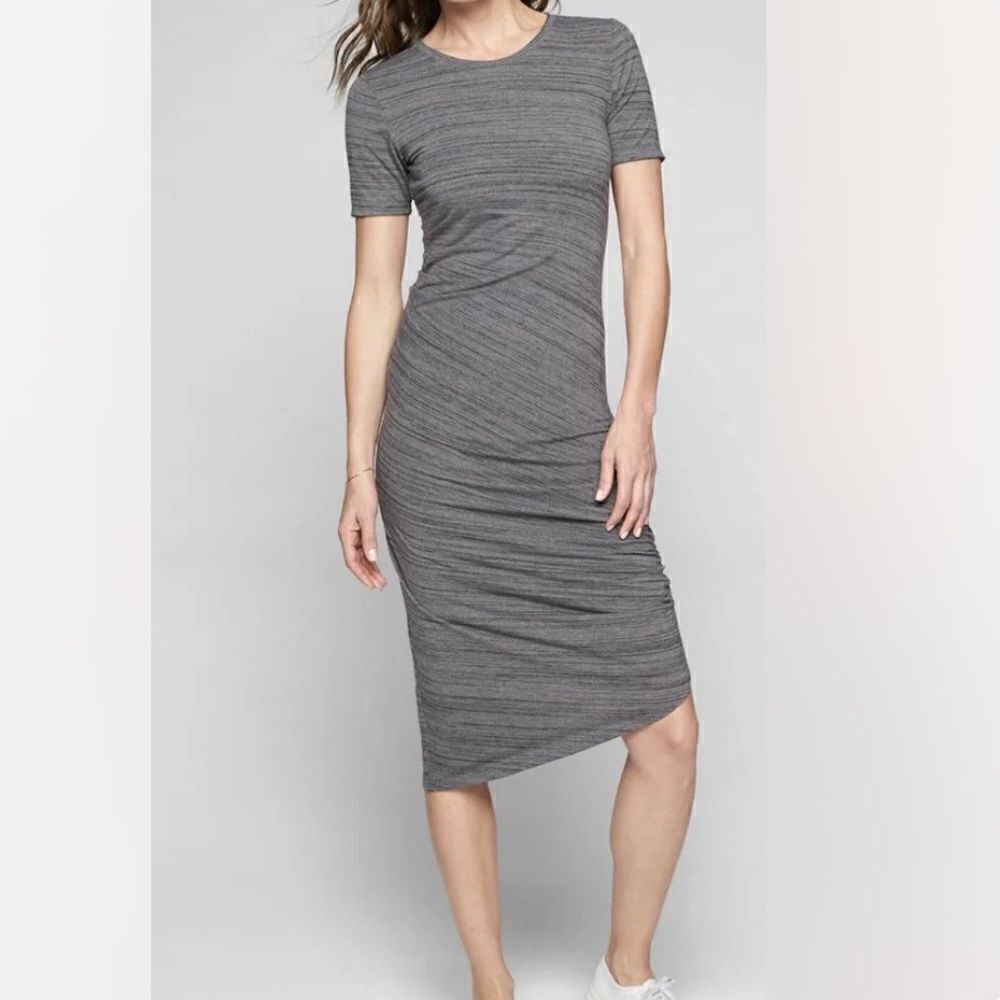 Athleta Gray Downtown Midi Dress Size Xs Cinched Sides Short Sleeve